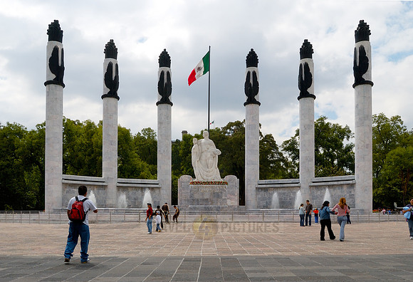 popular amusement park Bosque de Chapultepec