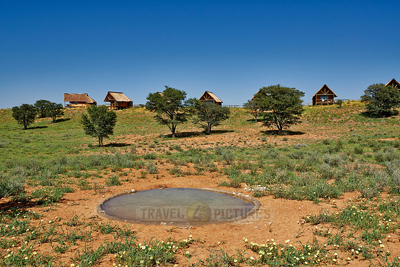 outside view of Rooiputs Lodge