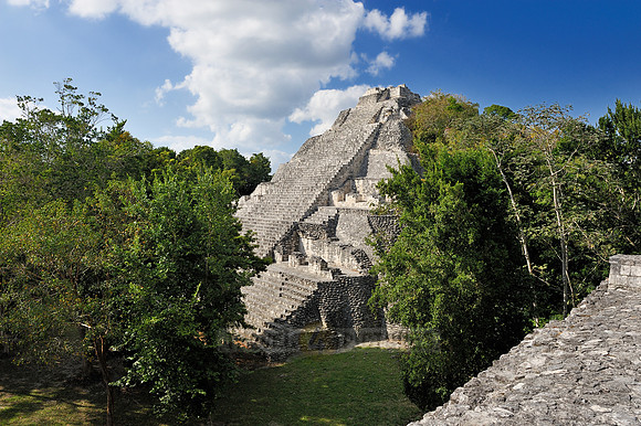 pyramid Estructura IX