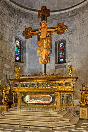 interior shot of Basilica San Michele in Foro, Roman Catholic church, Lucca