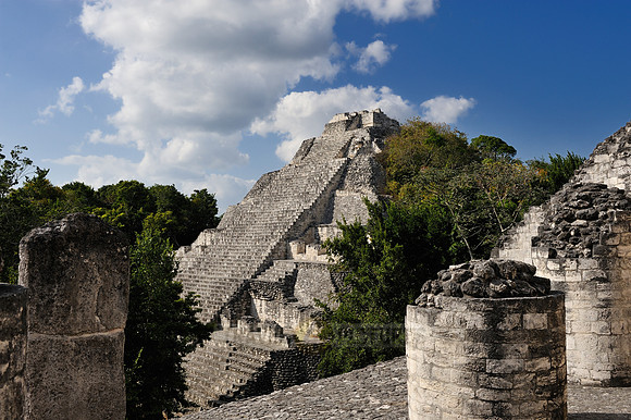 pyramid Estructura IX