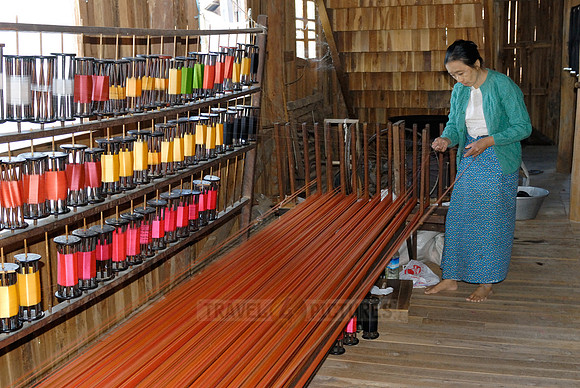 weaving cloth on looms