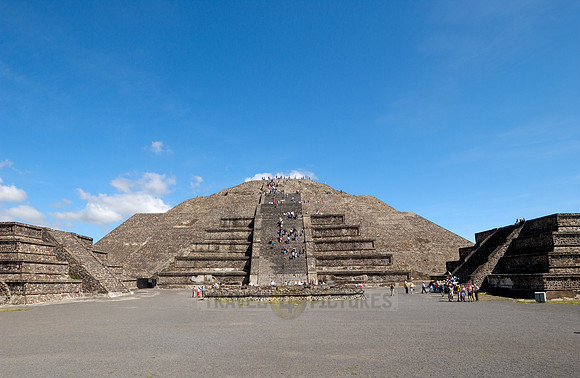 Pyramid of the Moon and Place of the moon