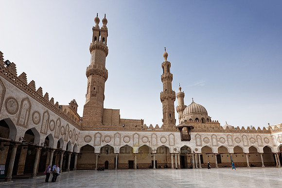 Al Ashar Mosque inner courtyard and minaret