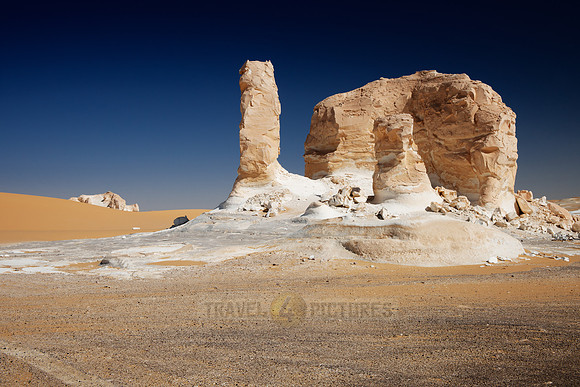 white desert at el Agabat