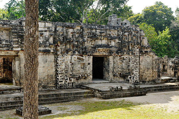 Itzamna temple, Edificio II