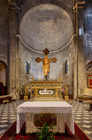 interior shot of Basilica San Michele in Foro, Roman Catholic church, Lucca
