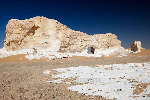 white desert at el Agabat