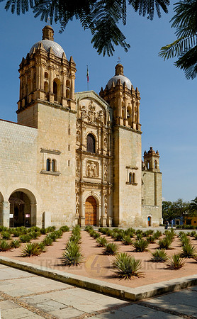 outside view of Iglesia Santo Domingo