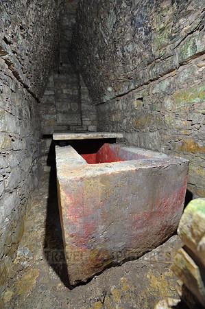 tomb of queen
