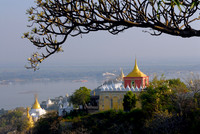 view from Ponnya Shin Pagoda into valley