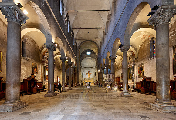 interior shot of Basilica San Michele in Foro, Roman Catholic church, Lucca