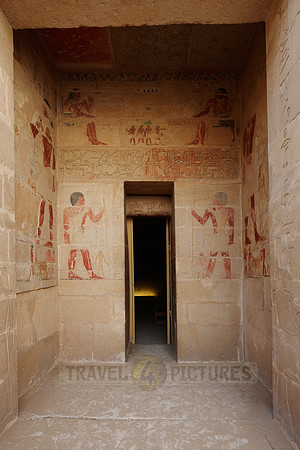 fresco inside tomb of Nianchchnum and Chnumhotep