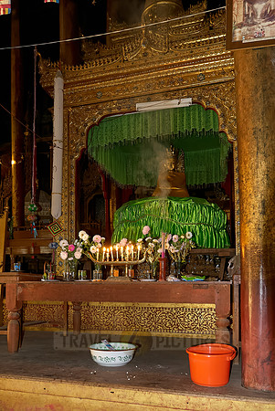 Nga Phe Kyaung Monastery of jumping cats