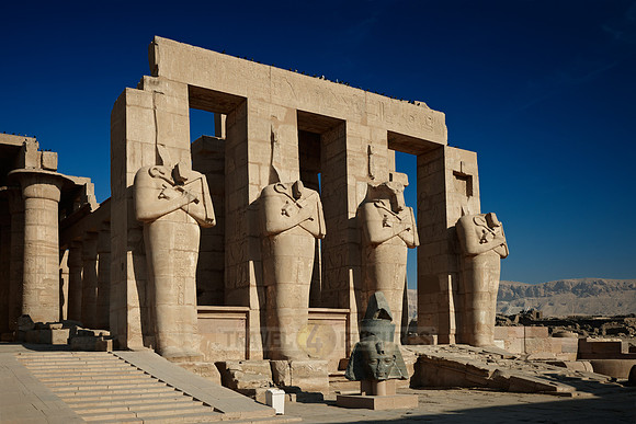 Osiris statues on second yard