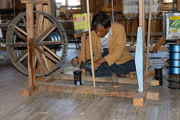 weaving cloth on looms