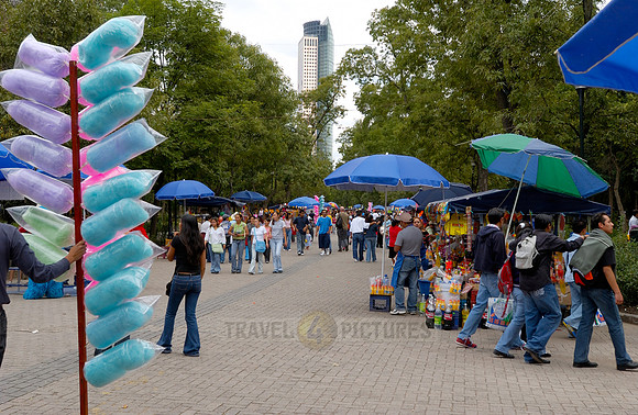 popular amusement park Bosque de Chapultepec