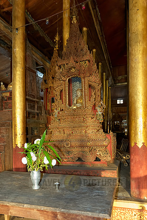 Nga Phe Kyaung Monastery of jumping cats