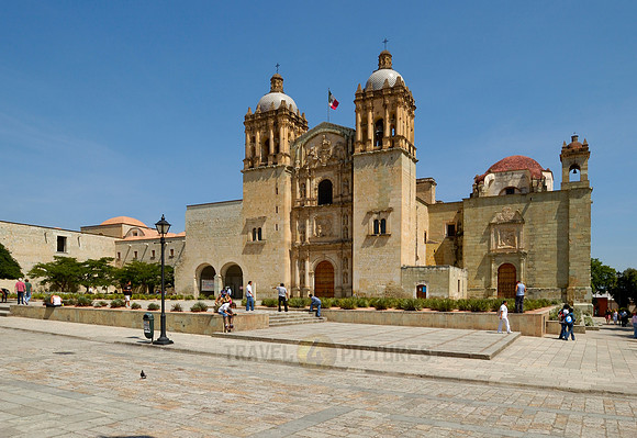 outside view of Iglesia Santo Domingo