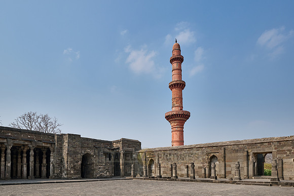 Chand Minar minart in Deogiri Fort