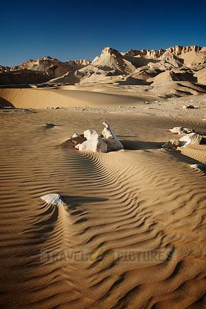desert landscape with mountains at old caravan road