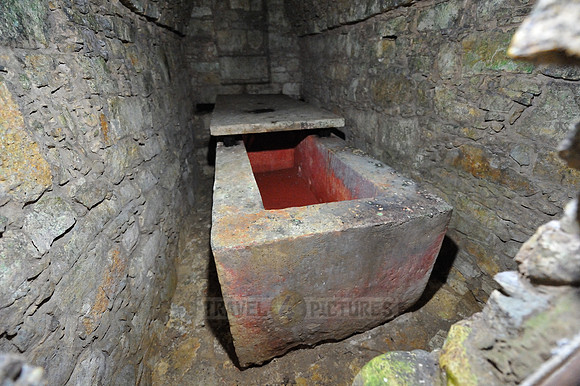 tomb of queen