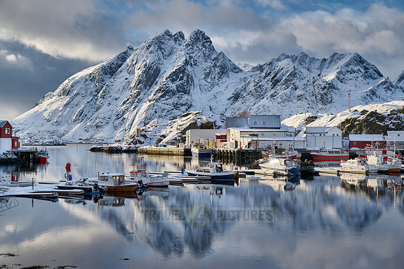 winter landscape at Stjernfjorden with village Sund