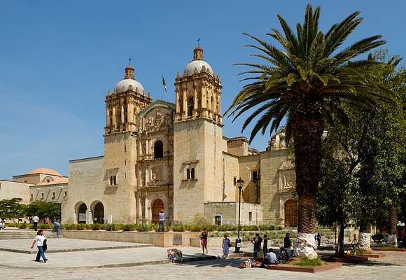 outside view of Iglesia Santo Domingo