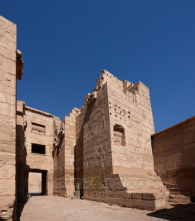 Syrian gate