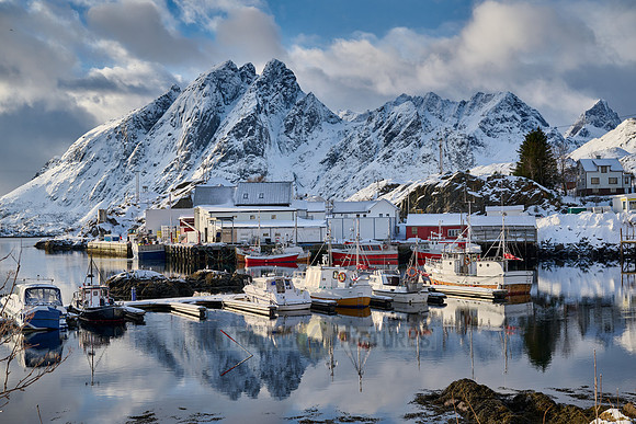 winter landscape at Stjernfjorden with village Sund
