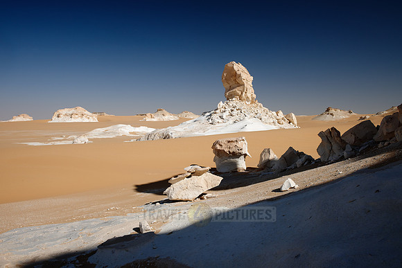 white desert at el Agabat