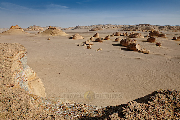 desert landscape at Wadi Hitan