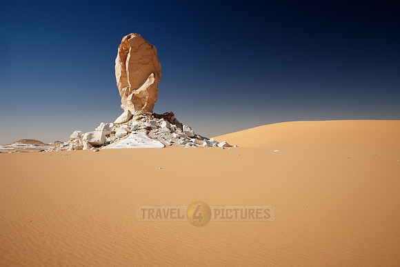 white desert at el Agabat