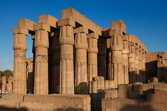 hypostle hall with closed papyrus columns