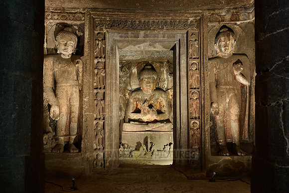 Ajanta caves, cave 4, Aurangabad