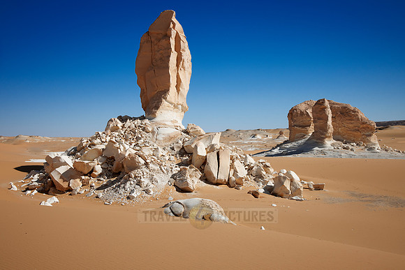 white desert at el Agabat