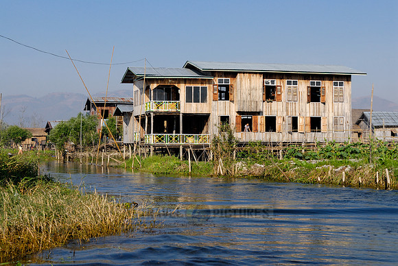 pile-dwellings of swimming village
