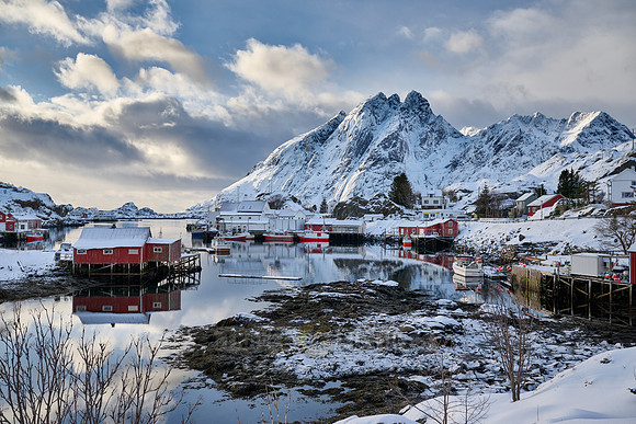 winter landscape at Stjernfjorden with village Sund