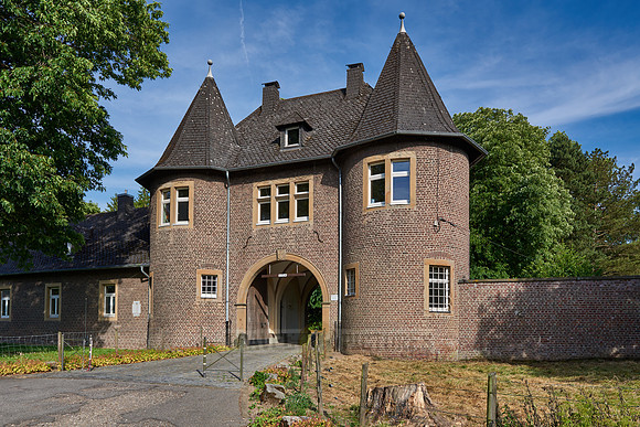 outer wall and gate to private Rimburg castle, Uebach-Palenberg