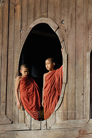 young monks at Shwe-Yaungwe Buddhist Monastery