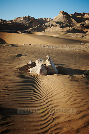 desert landscape with mountains at old caravan road
