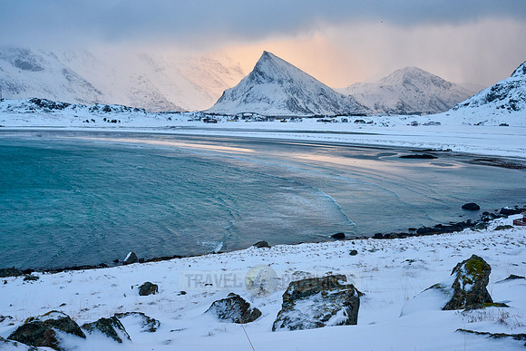 winter landscape with sea and mountains at Sandbotnen, Lofoten