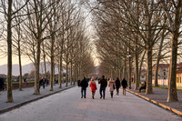 people walking along the Via delle Mura Urbane of Lucca