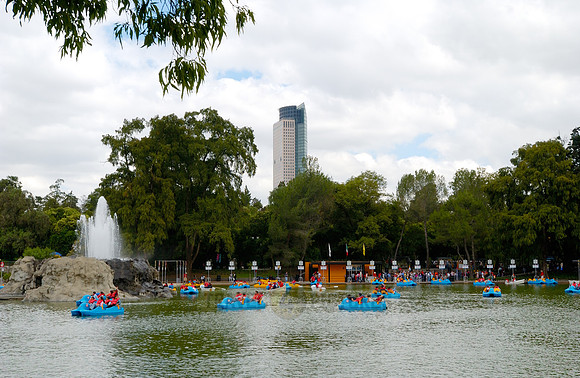 popular amusement park Bosque de Chapultepec