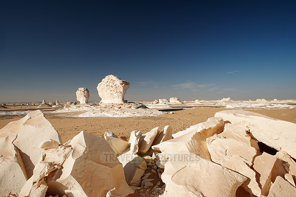 white desert near Oasis Farafra