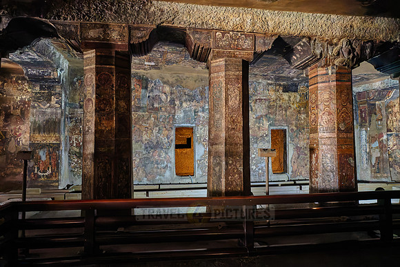 Ajanta caves, cave 17, Aurangabad