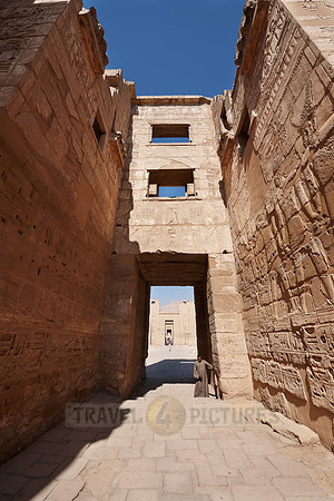 Syrian gate