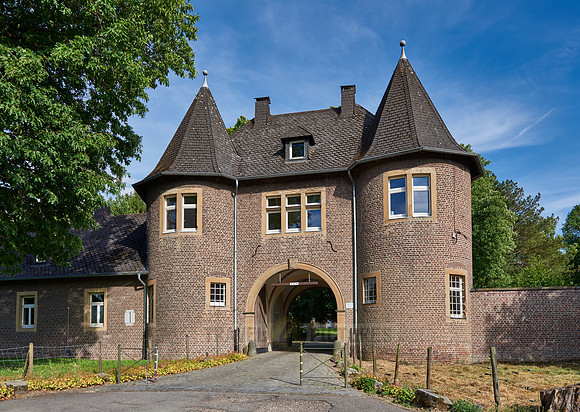 outer wall and gate to private Rimburg castle, Uebach-Palenberg