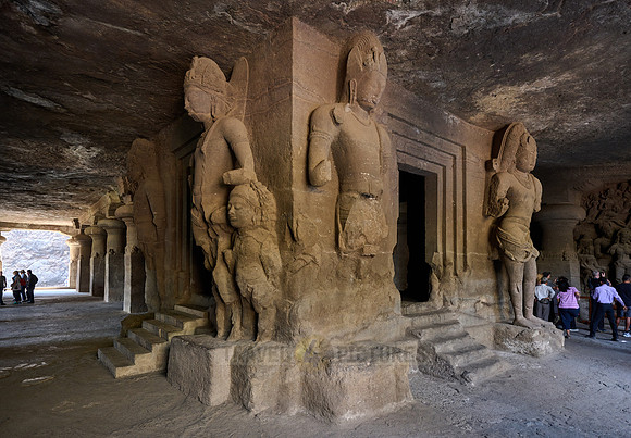 Elephanta caves, Linga shrine