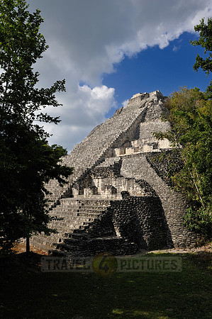 pyramid Estructura IX
